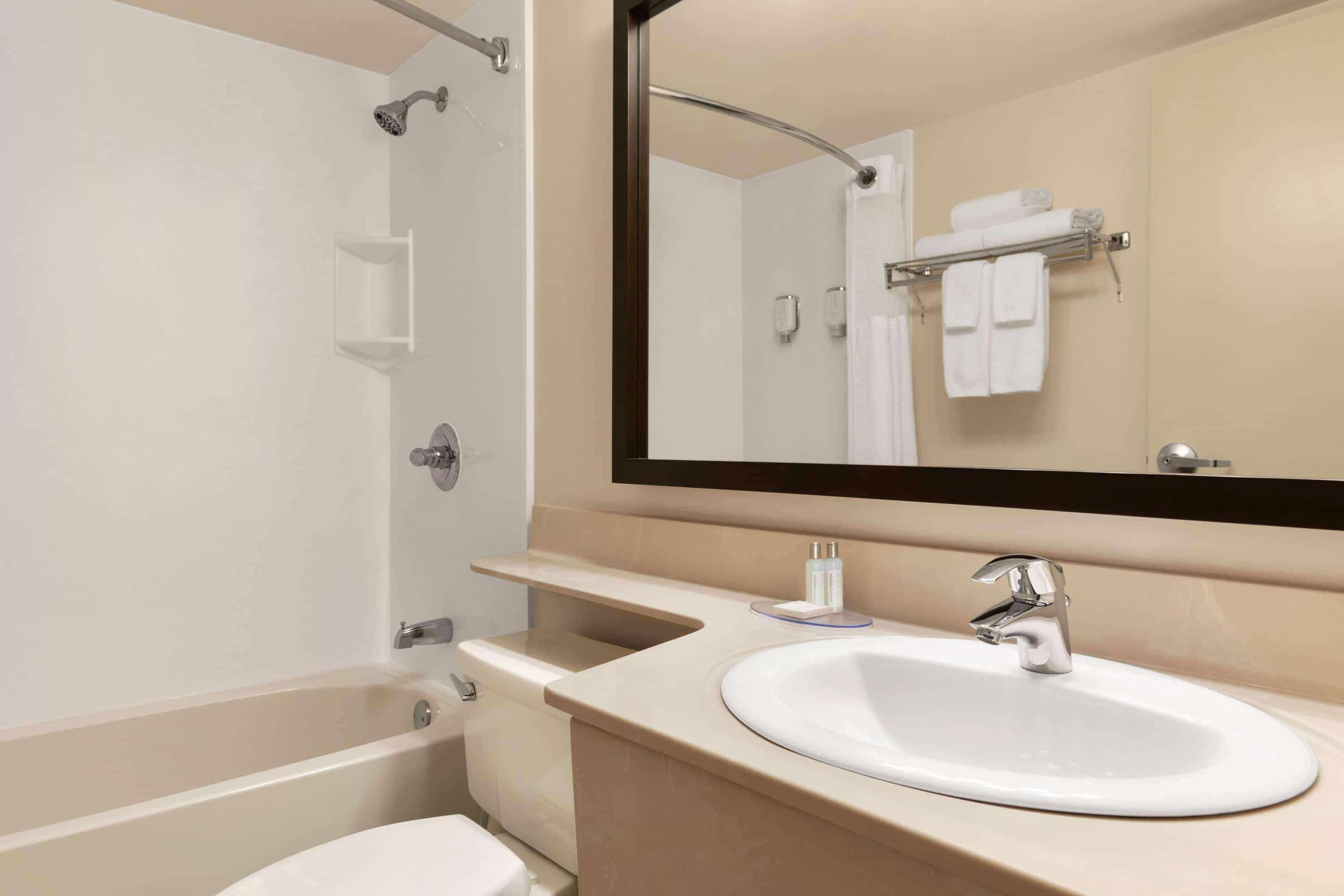 Travelodge Suites By Wyndham Μόνκτον Εξωτερικό φωτογραφία